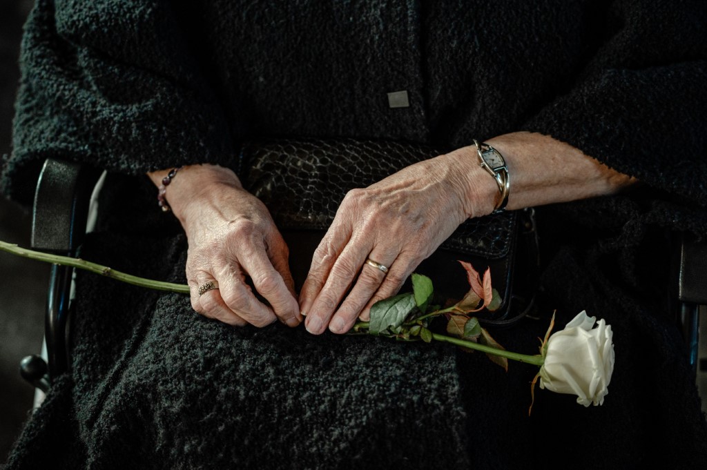 Ouderenzorg tijdens begrafenis